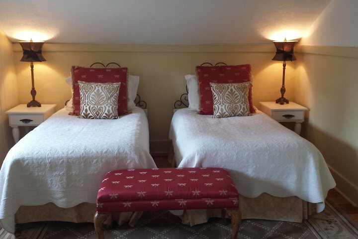 Room 11 of 35