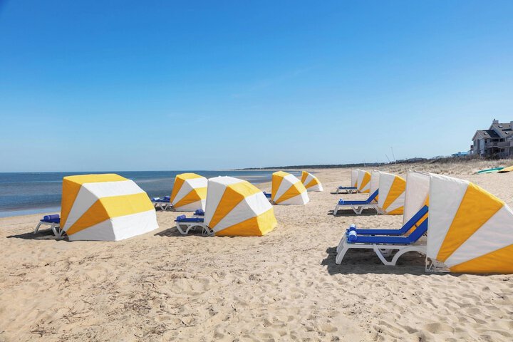 Delta Hotels by Marriott Virginia Beach Waterfront Suites
