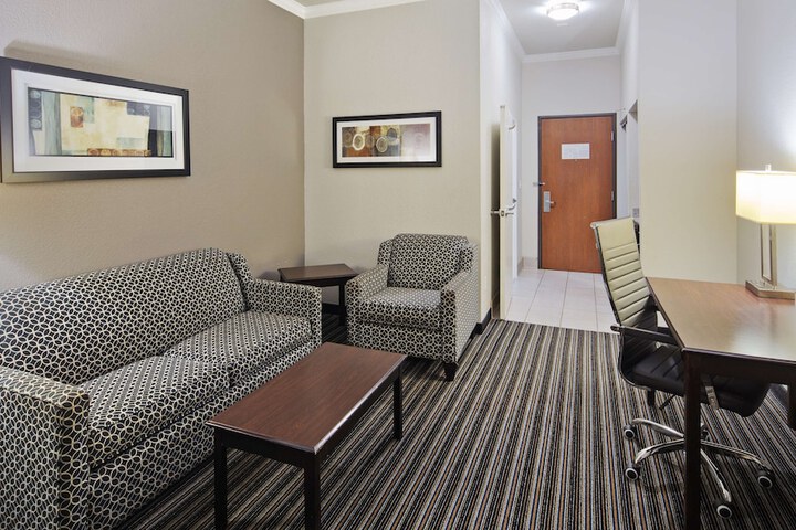 Room 10 of 26