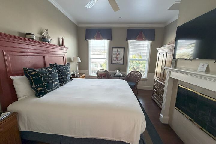 Snug Harbor Inn