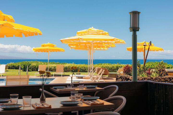 Royal Lahaina Resort & Bungalows