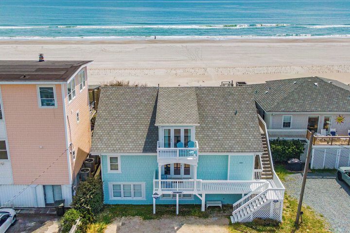 Surfside Cottage by Topsail Realty