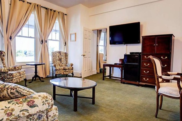 Room 126 of 191