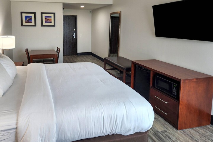 Comfort Suites Baymeadows Near Butler Blvd