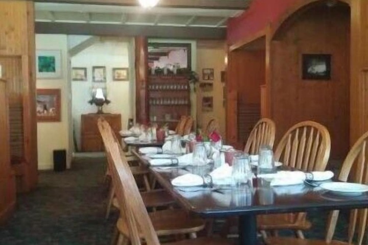 Alexanders Lodge