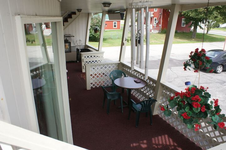 Northern Peaks Motor Inn