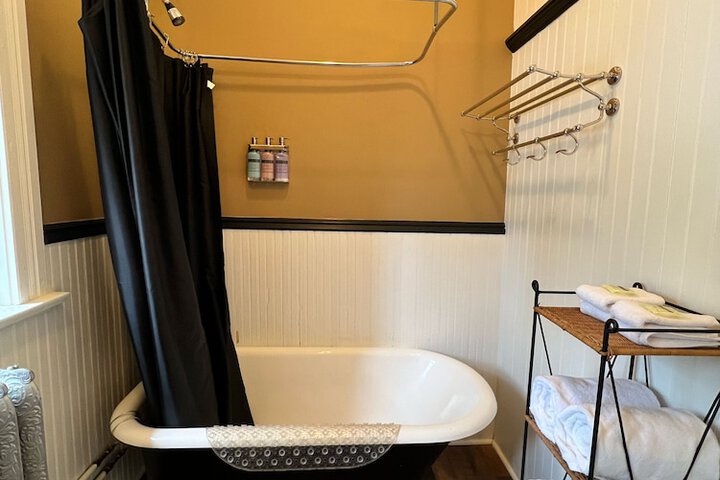 Room 26 of 80