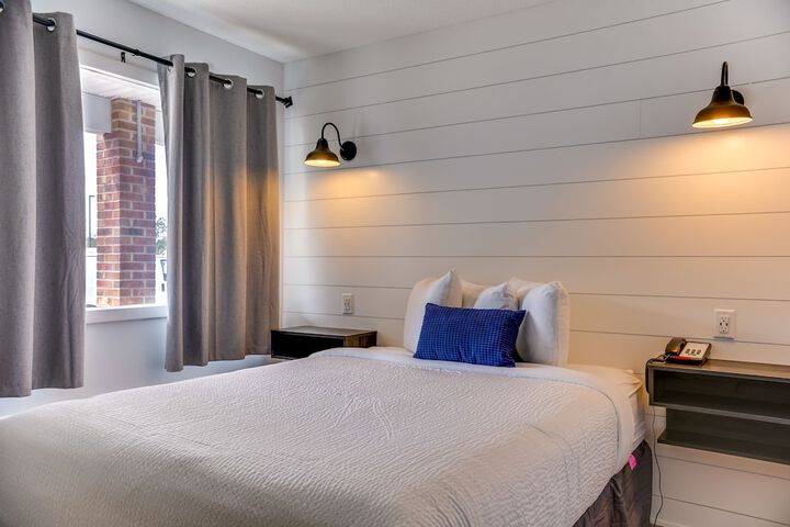 Room 10 of 15
