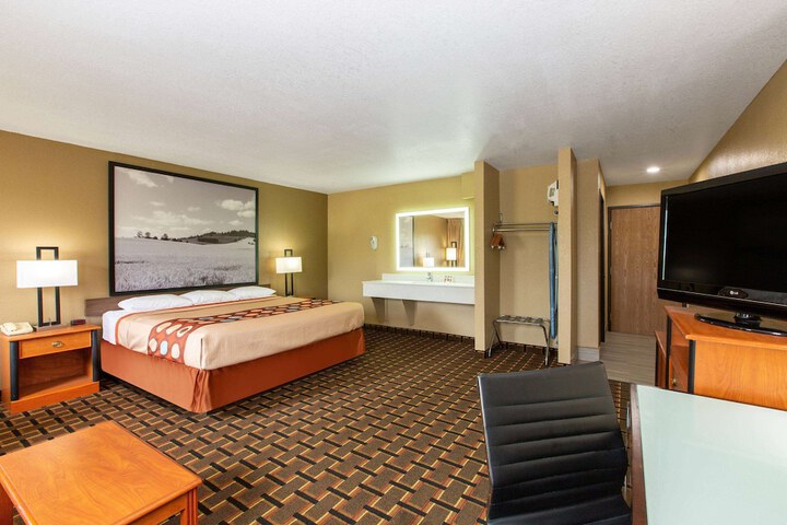 Room 6 of 20