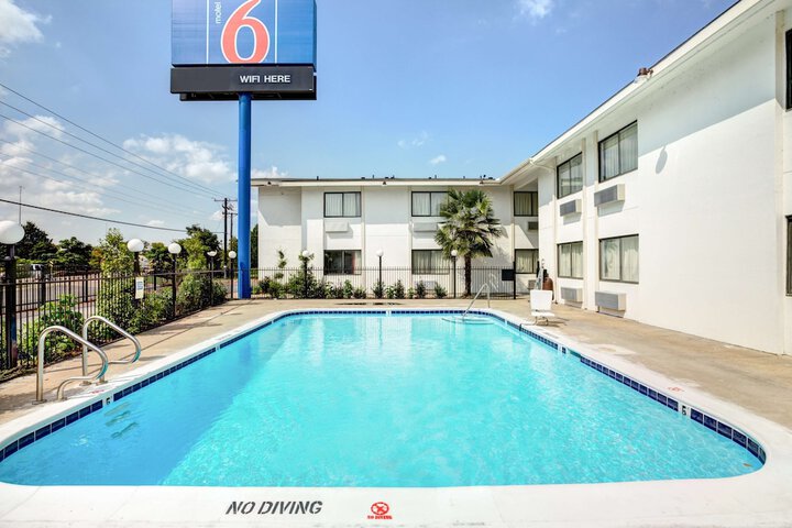 Pool 6 of 34