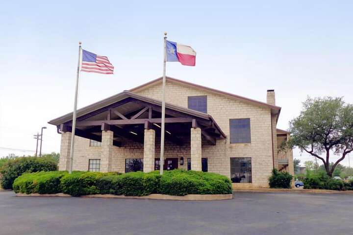 Windcrest Inn and Suites
