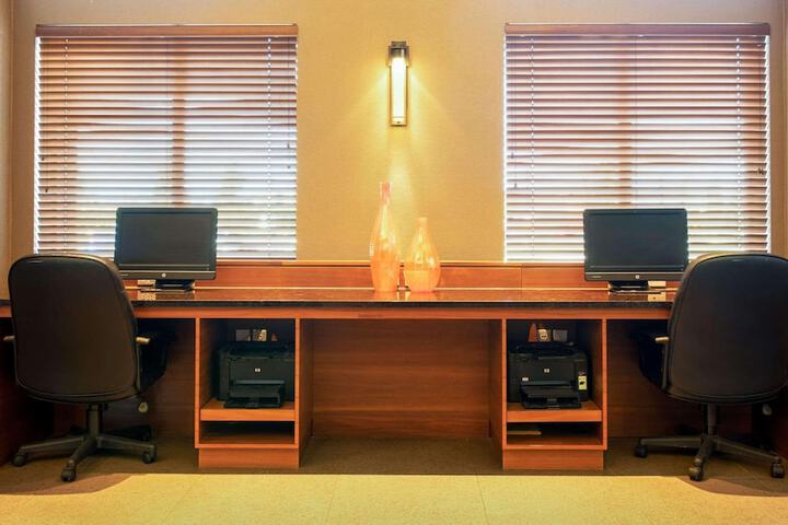 Business Center 41 of 41