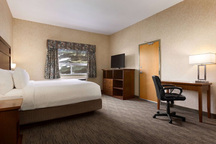 Room 16 of 39