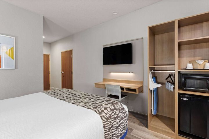 Microtel Inn & Suites by Wyndham Zephyrhills
