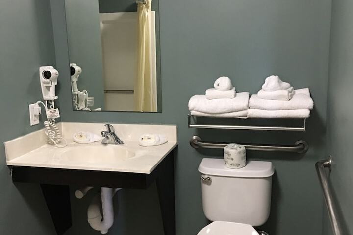 Room 15 of 36