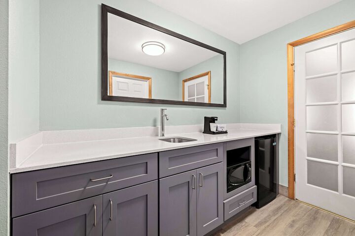 La Quinta Inn & Suites by Wyndham Newport