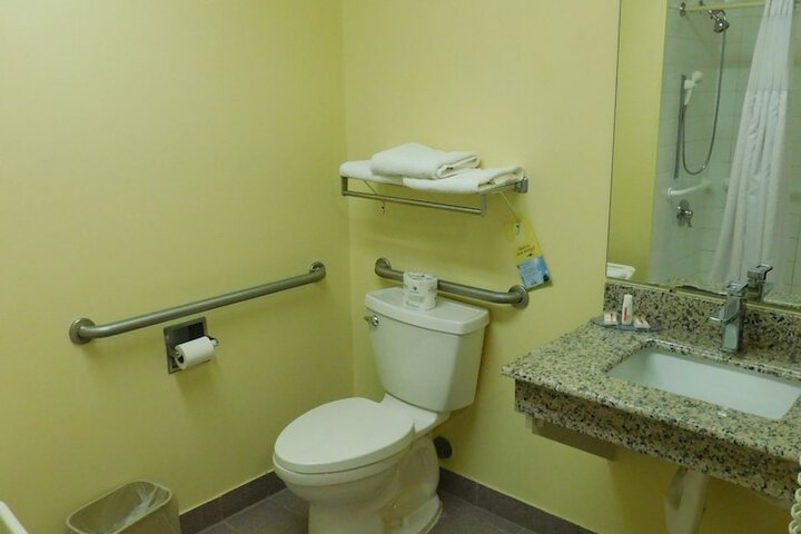 Room 30 of 41