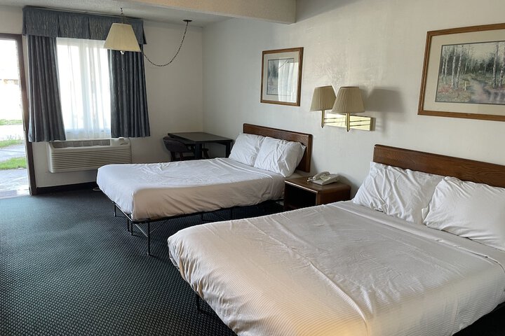 Landmark Inn