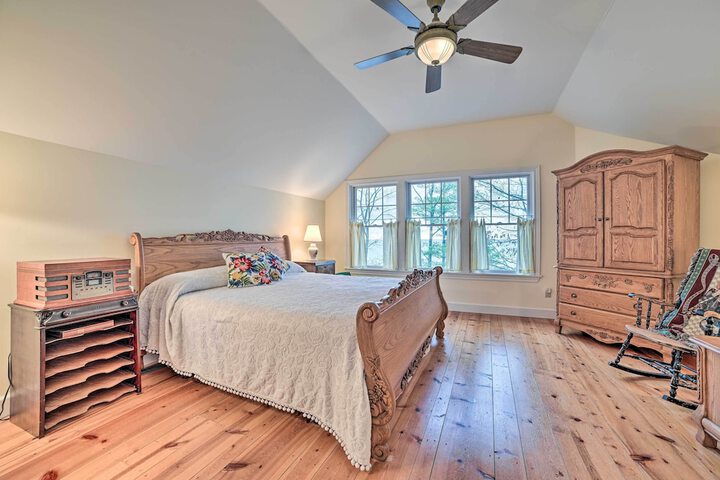 Waterfront Cheboygan Home w / Fire Pit