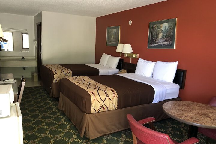 Room 35 of 84