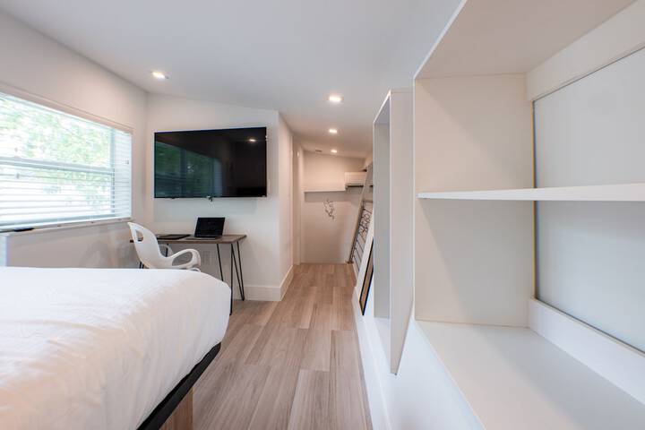 Room 44 of 85
