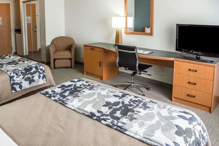 Room 25 of 43