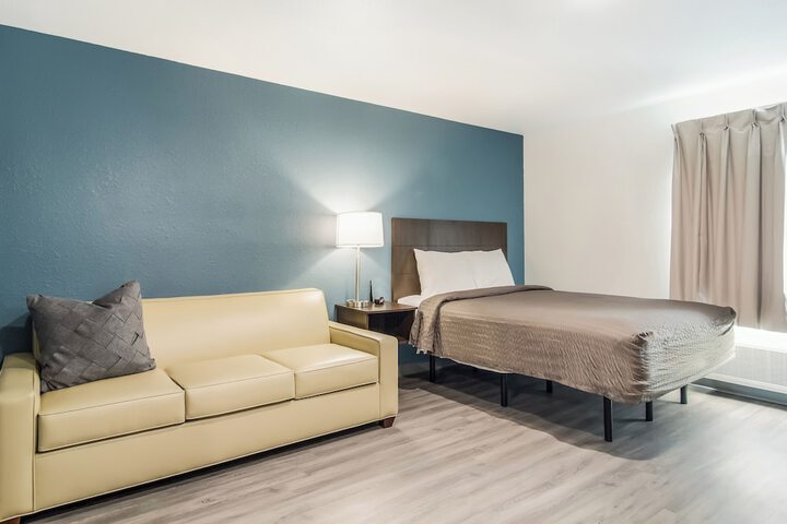 Woodspring Suites East Lansing - University Area