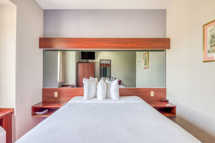 Room 21 of 40