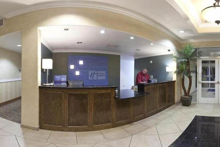 Holiday Inn Express Delano by IHG