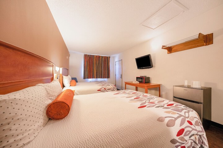 Room 42 of 60
