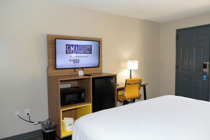 Room 13 of 30