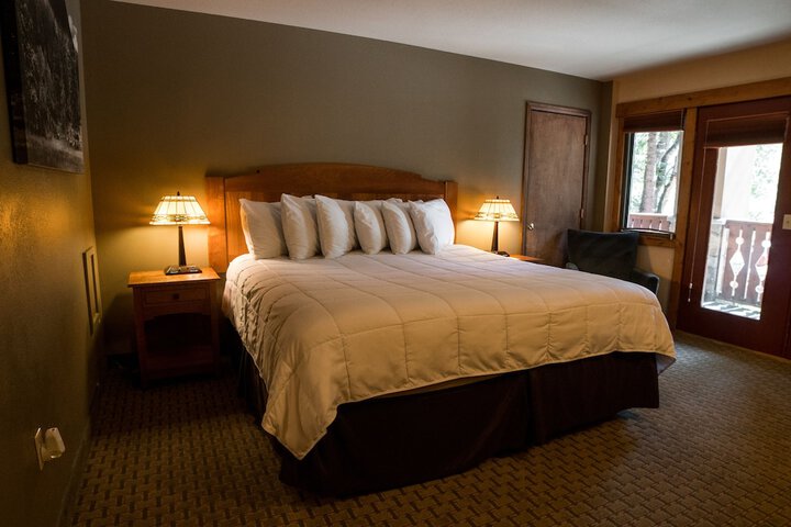 Room 121 of 191