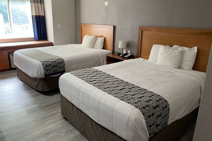 Room 8 of 16