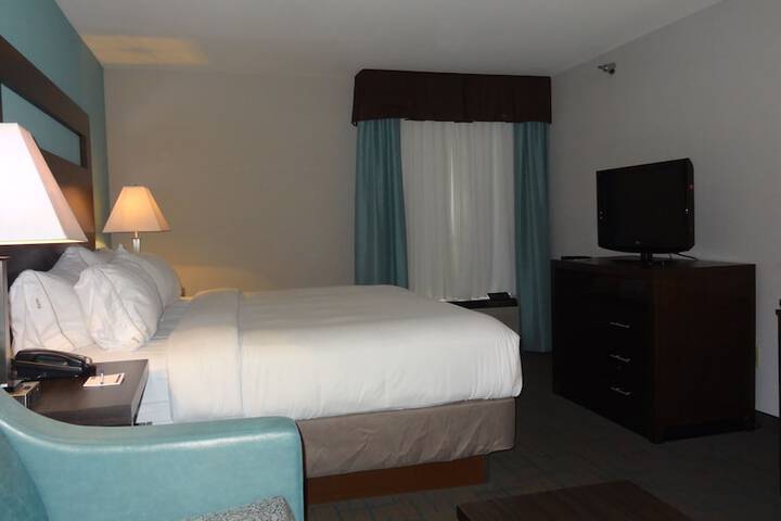 Room 12 of 48