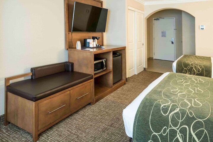 Room 13 of 31