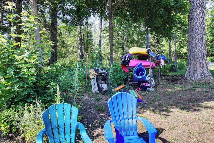 Rathdrum Home w / Hot Tub: Steps to Beach Access!