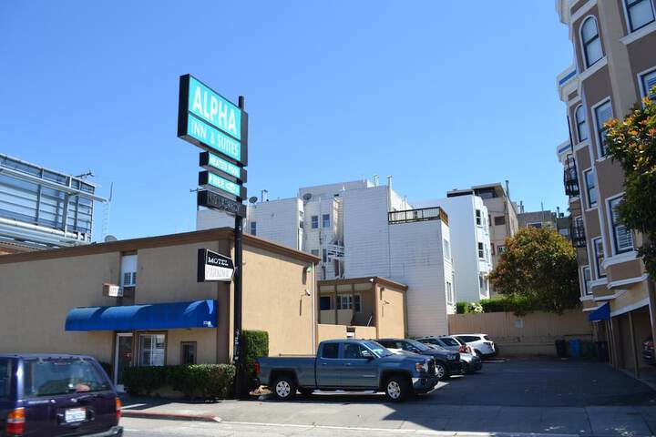 Hotel 7 of 34