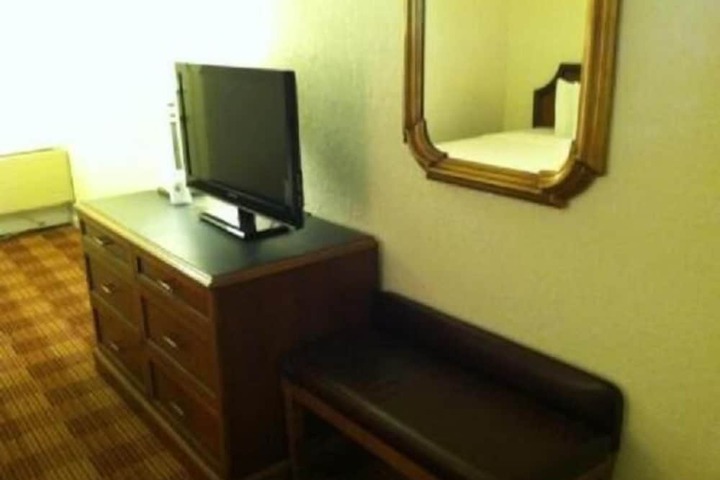 Room 31 of 33