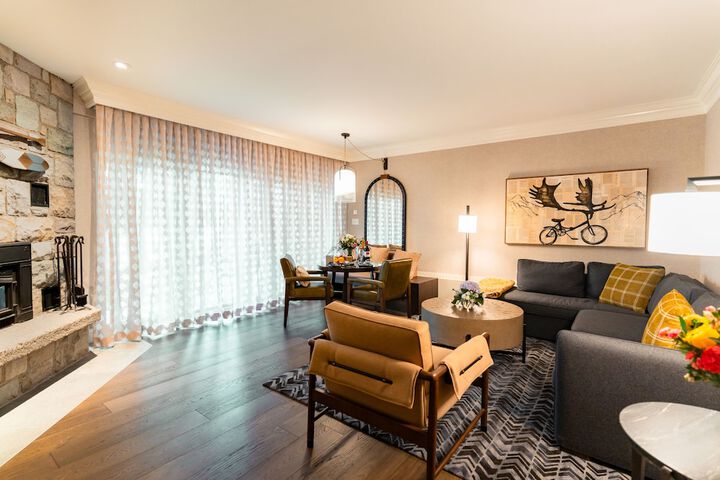 Room 73 of 172