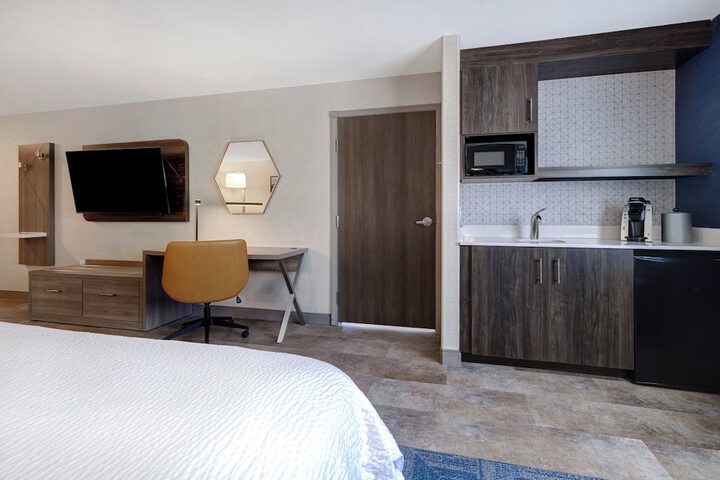 Room 51 of 88