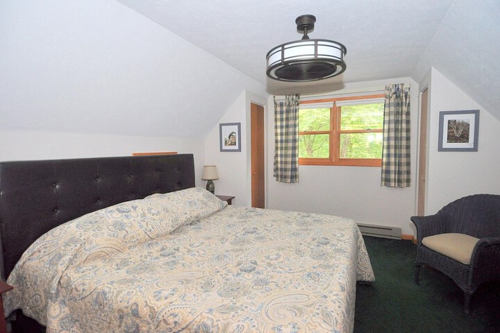Rosies Creekside Retreat - 3 BR Escape!