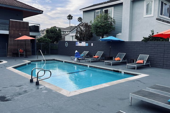Pool 4 of 27