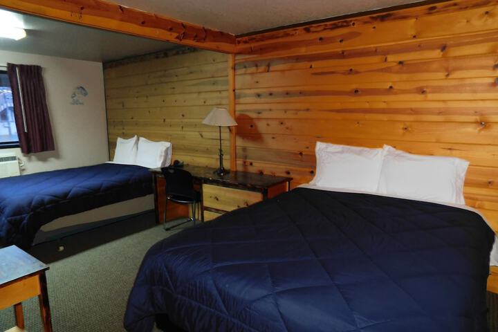 Room 9 of 33