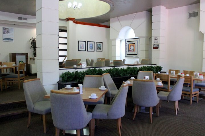 Dining 46 of 58