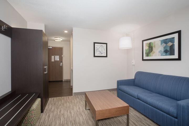 Room 25 of 47