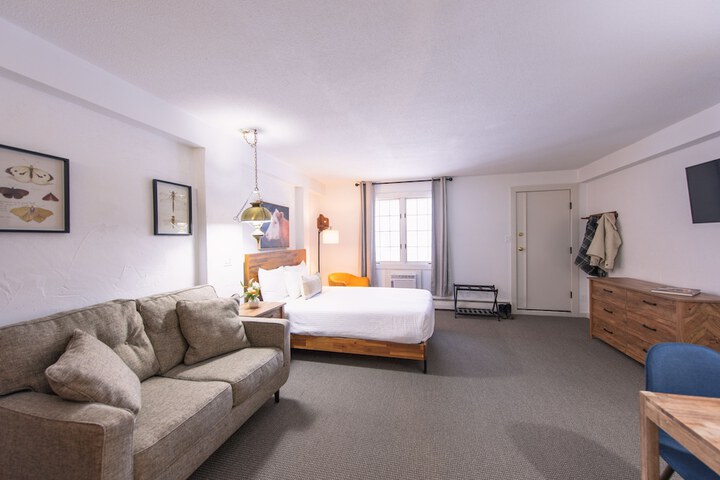Room 9 of 70