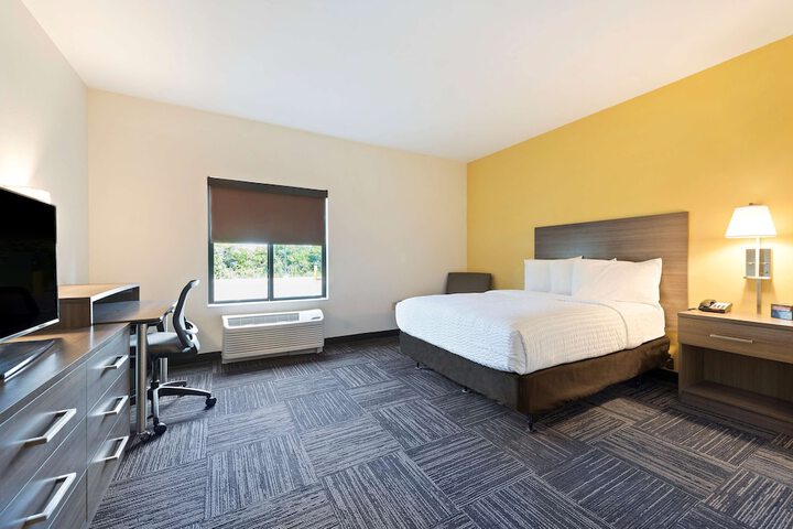 Room 60 of 76