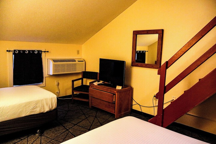Room 23 of 69