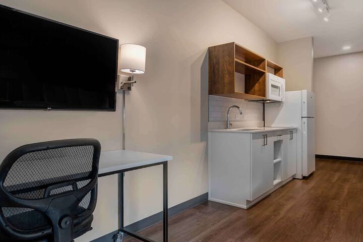 Room 8 of 31