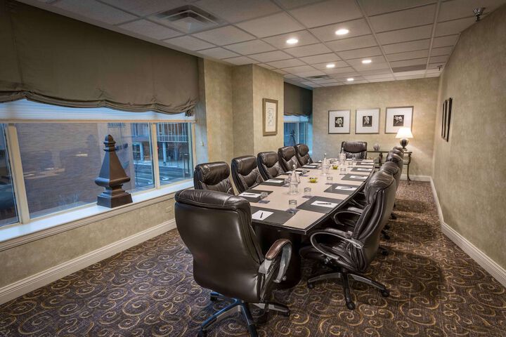 Hilton Cincinnati Netherland Plaza
